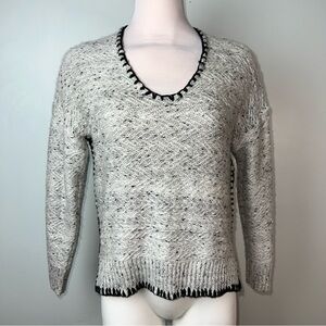 Hummingbird Gray Textured Knit Sweater -  Women’s Size Medium